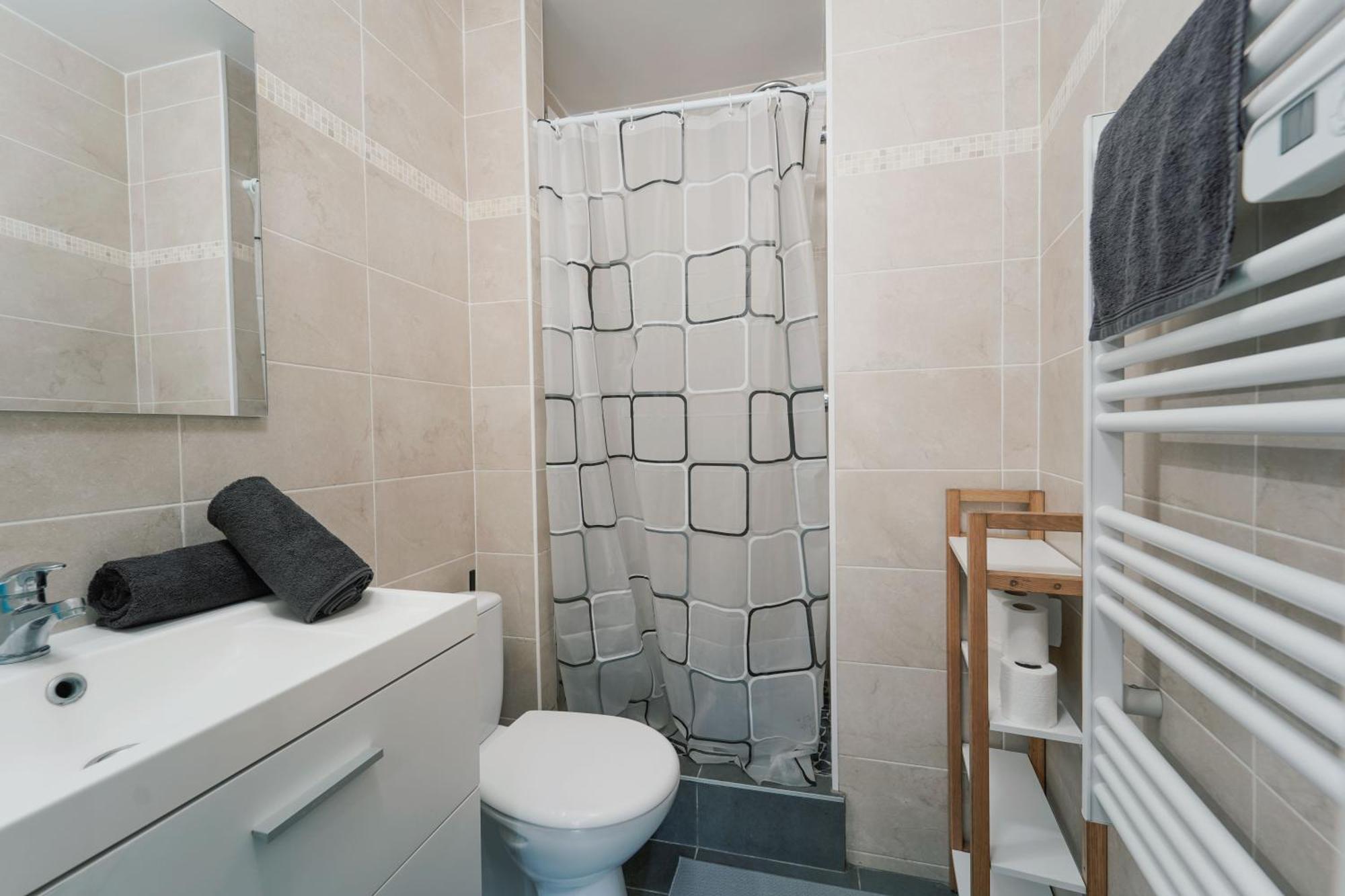 Confort & Style Pres De Cdg Vaudherland Exterior foto